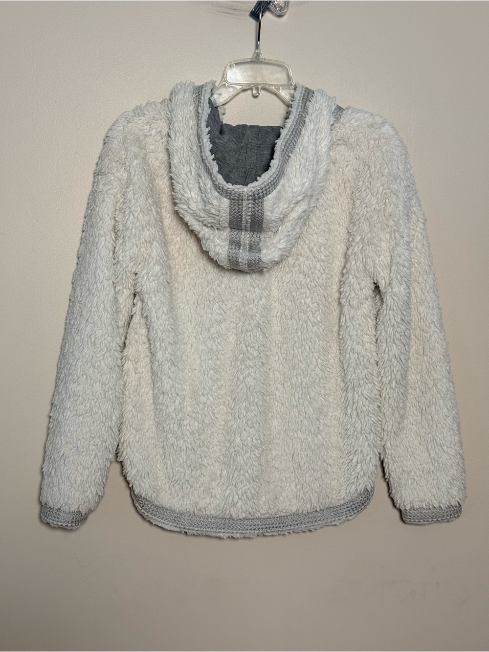 Akemi + Kin Anthropologie White Hooded Sherpa Pullover, Size Small - Picture 10 of 10